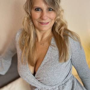 ALENKA PETRINJA ZOVI 064654654 ŠALJI SMS vidi opis