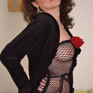 TENA BISTRICA ZOVI 064-654-654 ŠALJI SMS vidi opis